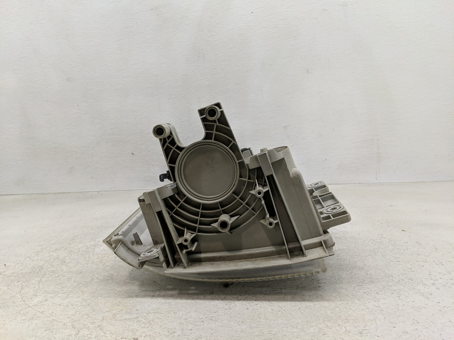 2011 Isuzu Nqr Driver Left Oem Head Light Headlight Lamp - Oemusedautoparts1.com