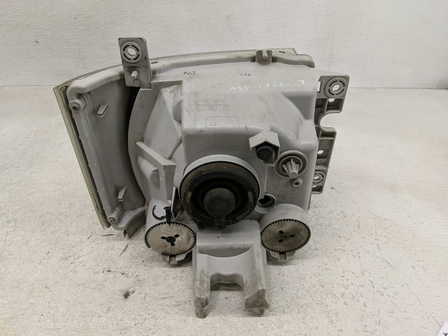 2011 Isuzu Nqr Driver Left Oem Head Light Headlight Lamp - Oemusedautoparts1.com