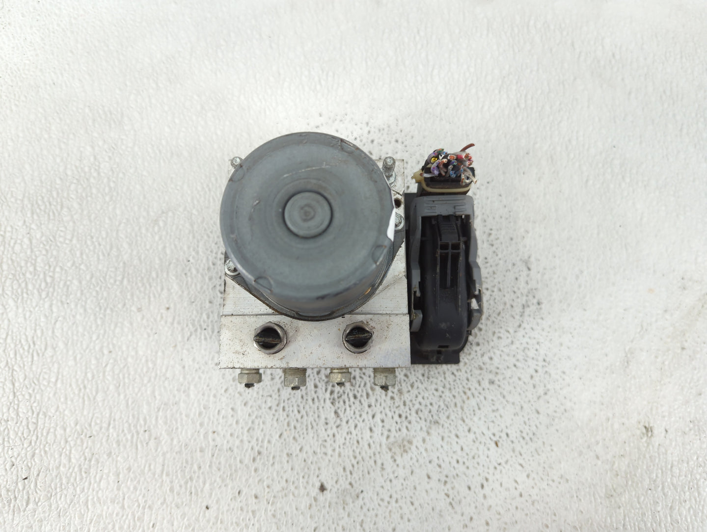 2011 Jaguar Xf ABS Pump Control Module Replacement P/N:AX23-2C405-AC Fits OEM Used Auto Parts - Oemusedautoparts1.com