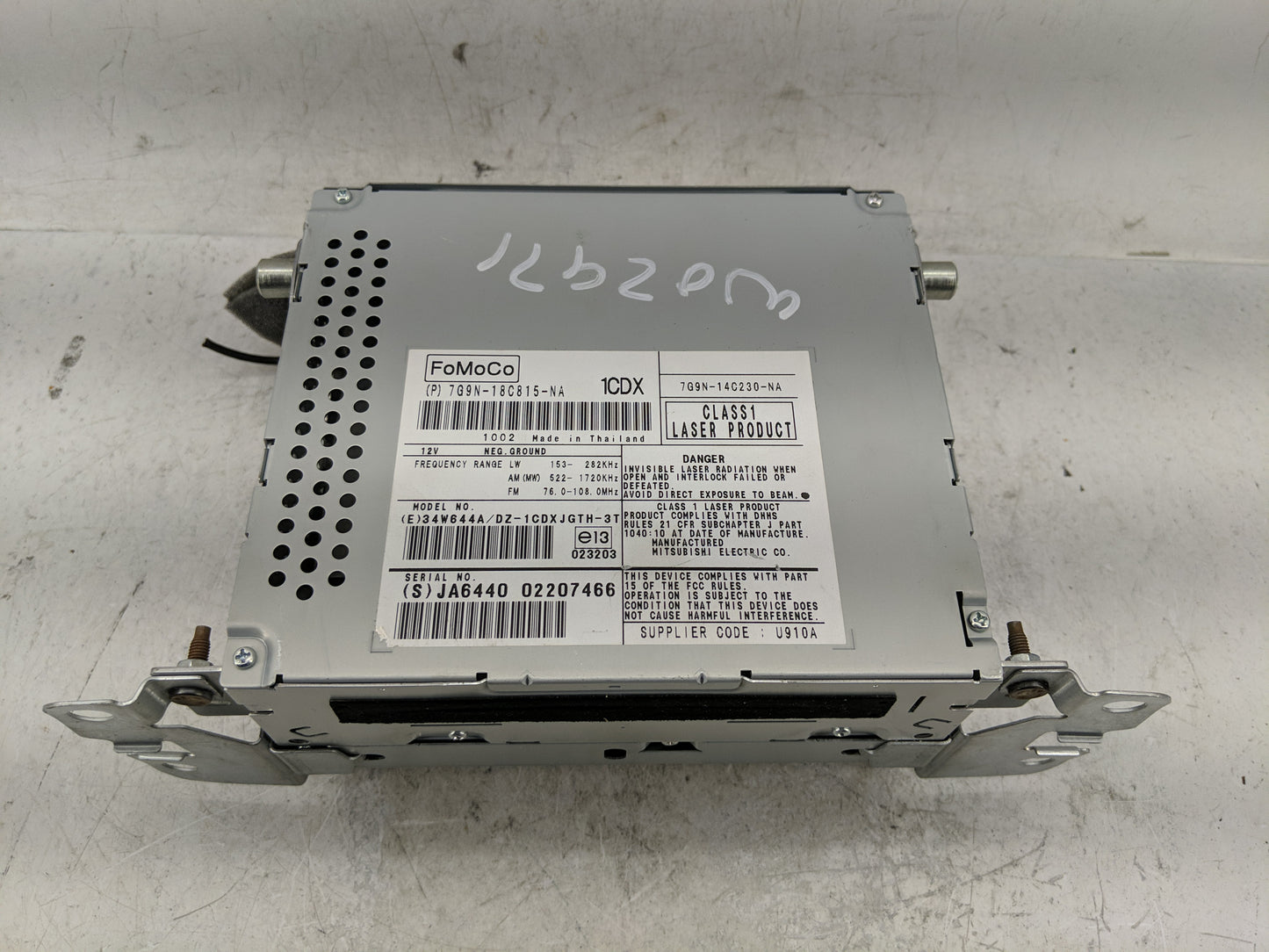 2009-2011 Jaguar Xf Radio AM FM Cd Player Receiver Replacement P/N:7G9N-14C230-NA Fits Fits 2009 2010 2011 OEM Used Auto Par