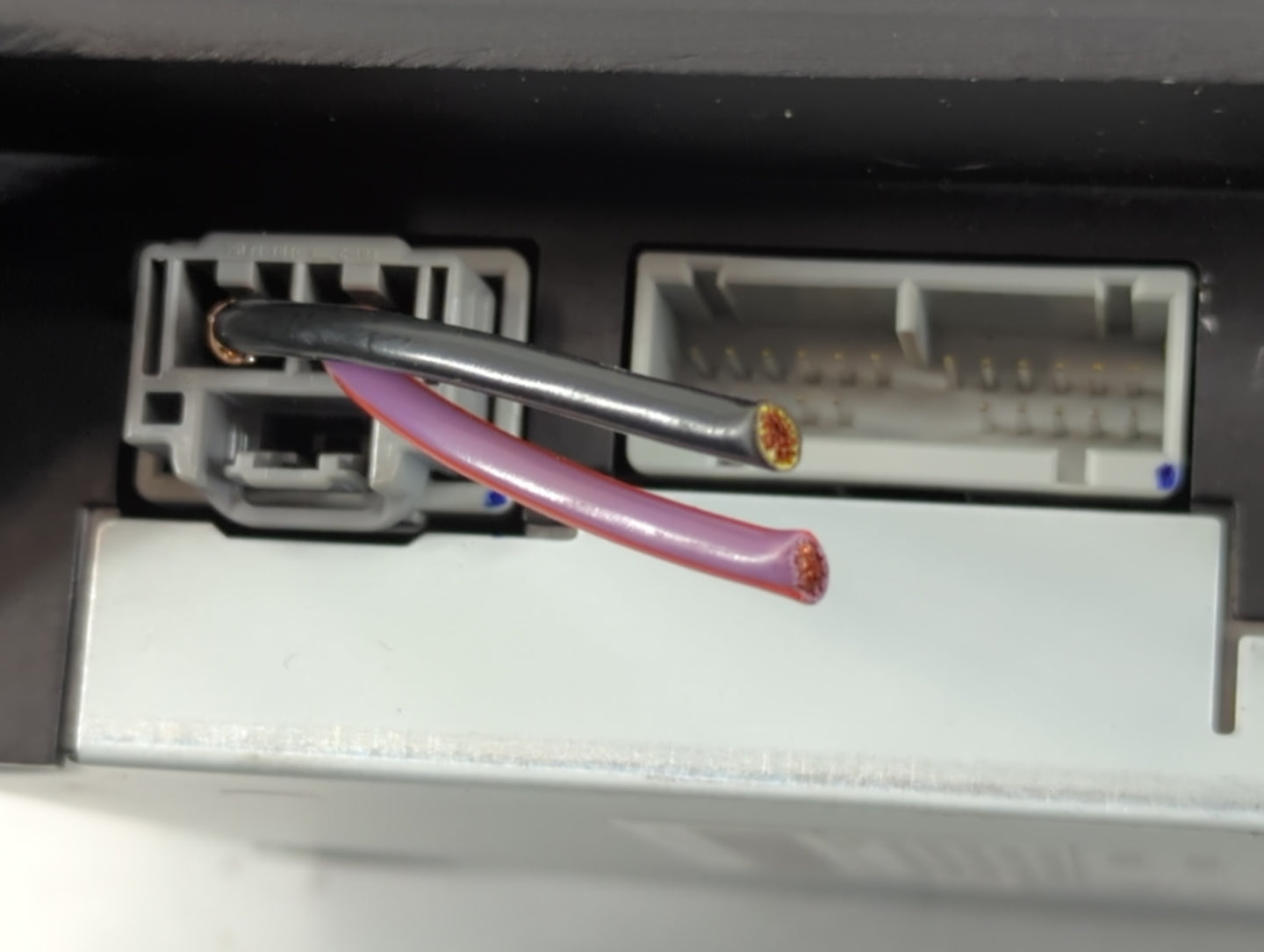 2009-2011 Jaguar Xf Radio AM FM Cd Player Receiver Replacement P/N:6H52-18C808-CD Fits Fits 2009 2010 2011 OEM Used Auto Par