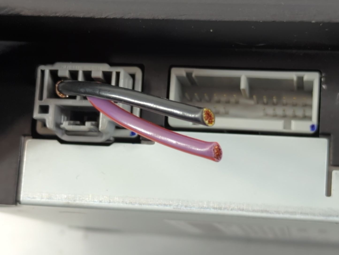 2009-2011 Jaguar Xf Radio AM FM Cd Player Receiver Replacement P/N:6H52-18C808-CD Fits Fits 2009 2010 2011 OEM Used Auto Par