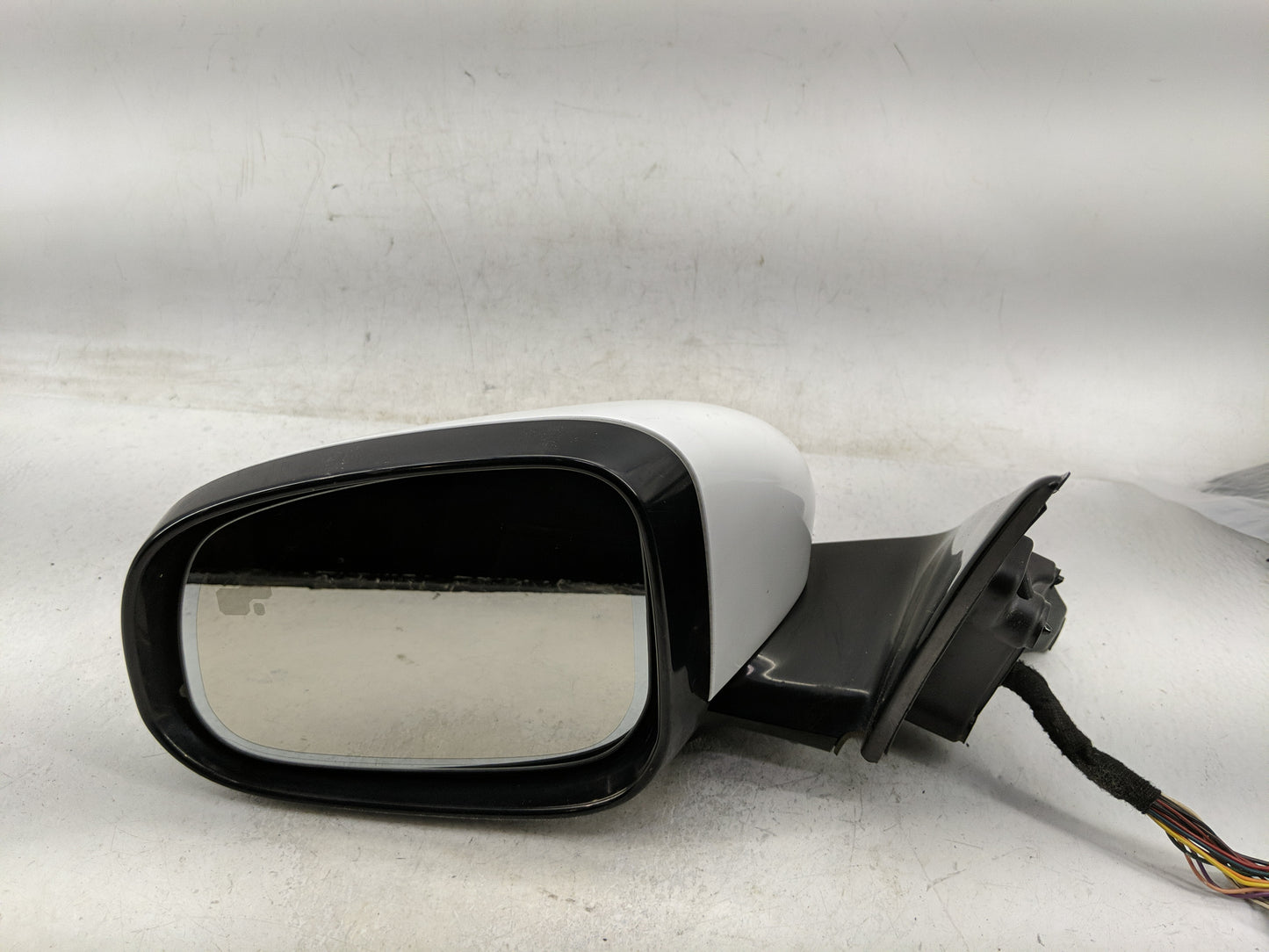 2010-2015 Jaguar Xf Driver Side View Mirror - Left Door Mirror OEM Used - Oemusedautoparts1.com
