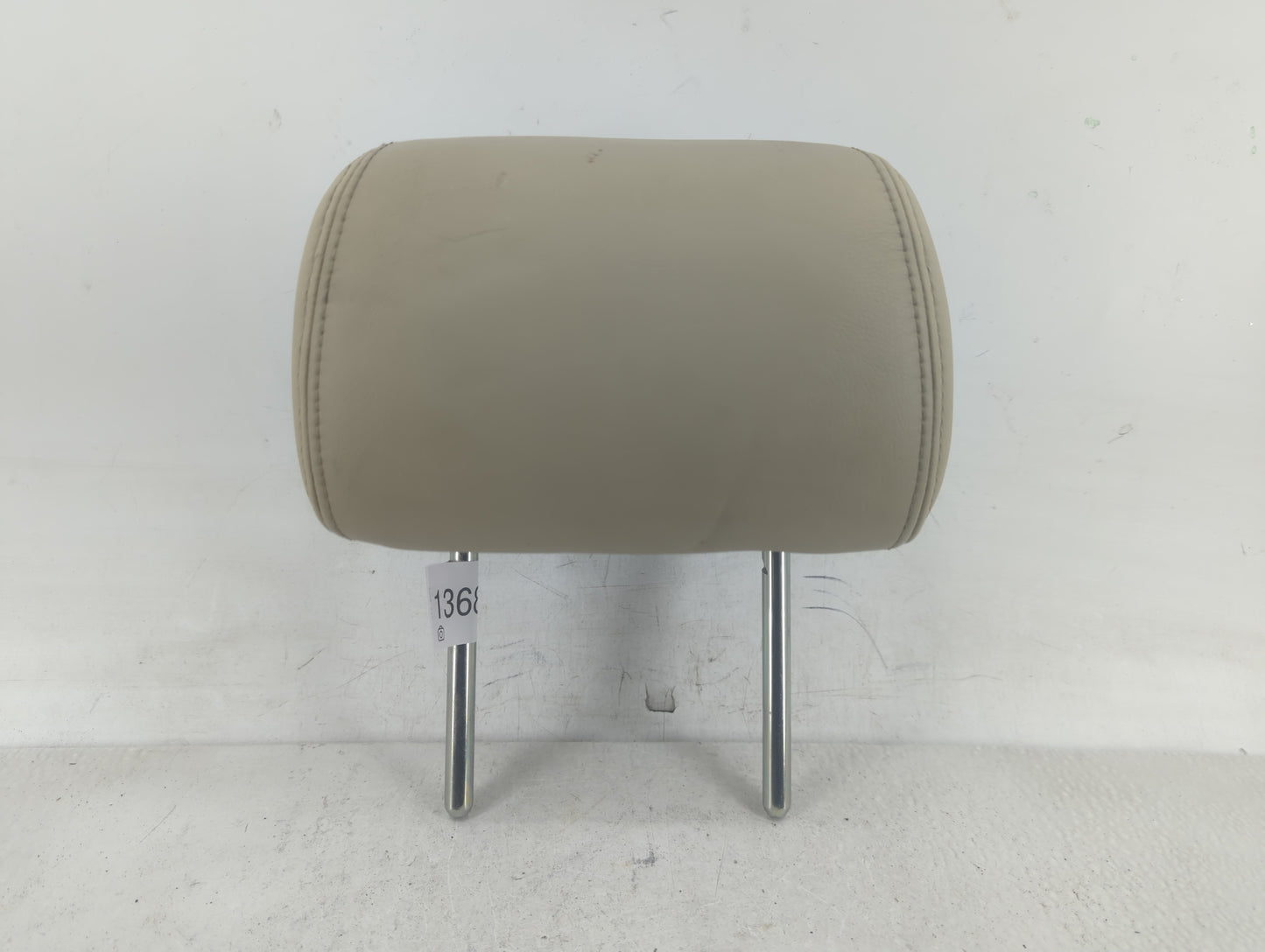 2010-2012 Jaguar Xf Headrest Head Rest Rear Center Seat Fits Fits 2010 2011 2012 OEM Used Auto Parts - Oemusedautoparts1.com
