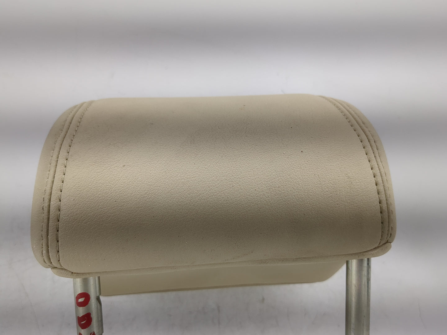 2010-2012 Jaguar Xf Headrest Head Rest Rear Center Seat Fits Fits 2010 2011 2012 OEM Used Auto Parts - Oemusedautoparts1.com
