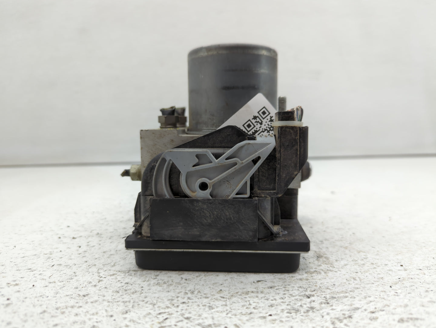 2011 Jaguar Xf ABS Pump Control Module Replacement P/N:AX23-2C405-AB Fits OEM Used Auto Parts - Oemusedautoparts1.com