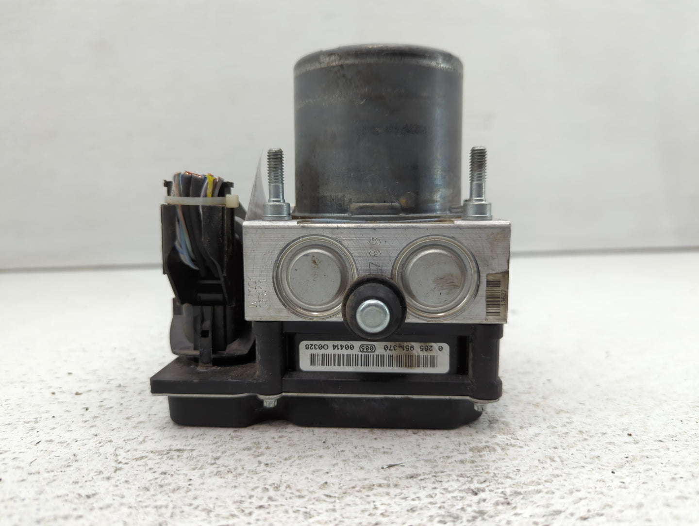2011 Jaguar Xf ABS Pump Control Module Replacement P/N:AX23-2C405-AB Fits OEM Used Auto Parts - Oemusedautoparts1.com