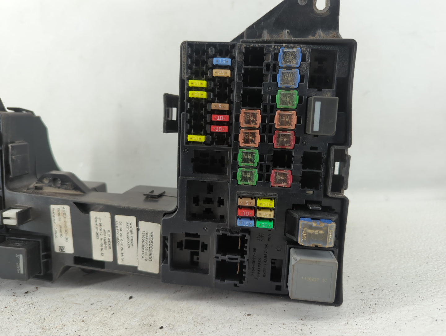 2010-2011 Jaguar Xf Fusebox Fuse Box Panel Relay Module Fits Fits 2010 2011 OEM Used Auto Parts - Oemusedautoparts1.com