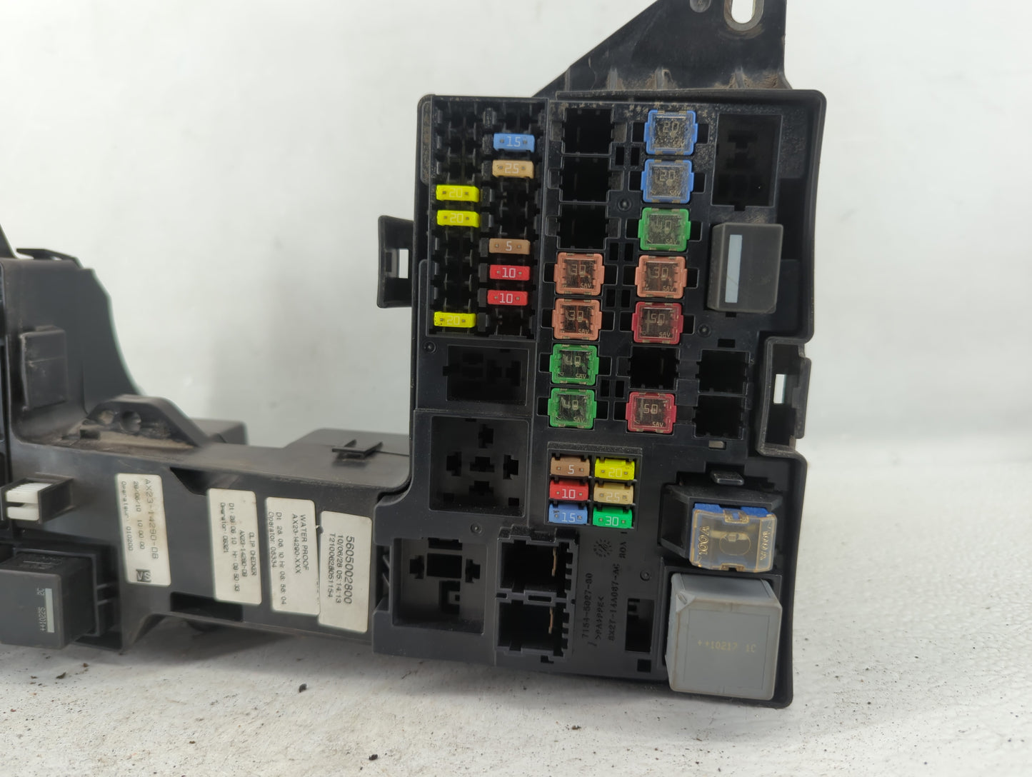2010-2011 Jaguar Xf Fusebox Fuse Box Panel Relay Module Fits Fits 2010 2011 OEM Used Auto Parts - Oemusedautoparts1.com