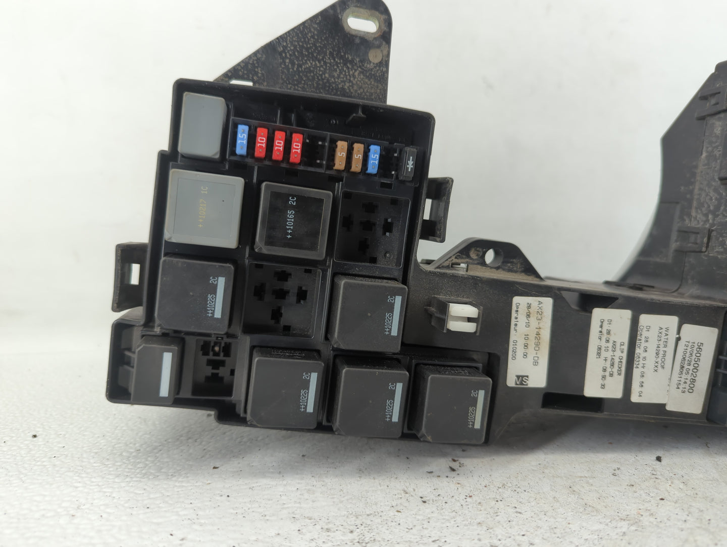 2010-2011 Jaguar Xf Fusebox Fuse Box Panel Relay Module Fits Fits 2010 2011 OEM Used Auto Parts - Oemusedautoparts1.com