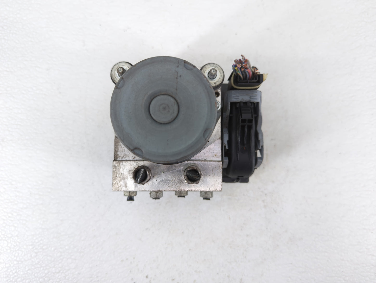 2011 Jaguar Xf ABS Pump Control Module Replacement P/N:AX23-2C405-AB Fits OEM Used Auto Parts - Oemusedautoparts1.com