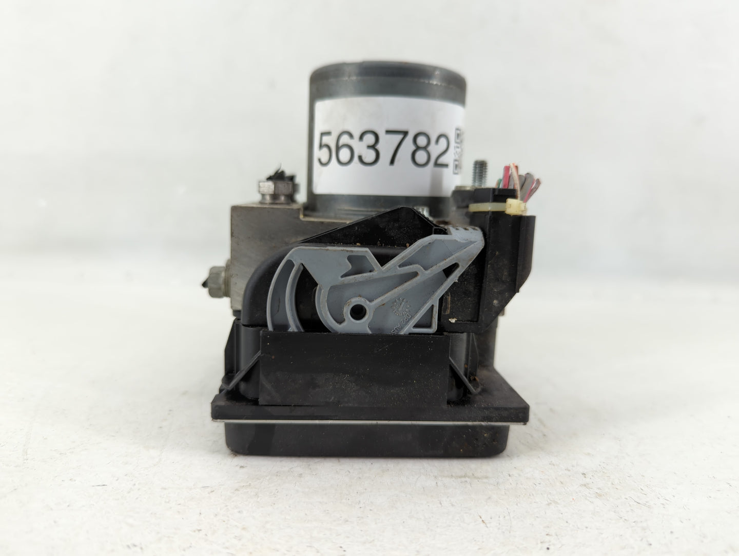 2011 Jaguar Xf ABS Pump Control Module Replacement P/N:AX23-2C405-AB Fits OEM Used Auto Parts - Oemusedautoparts1.com