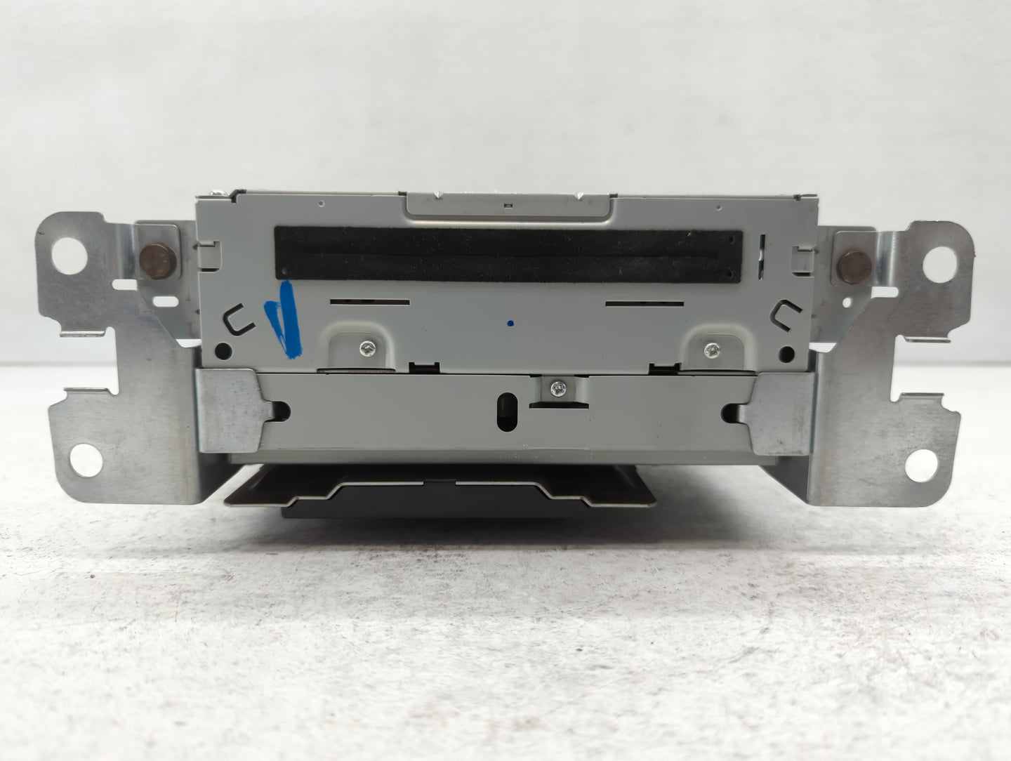 2009-2011 Jaguar Xf Am Fm Cd Player Radio Receiver - Oemusedautoparts1.com