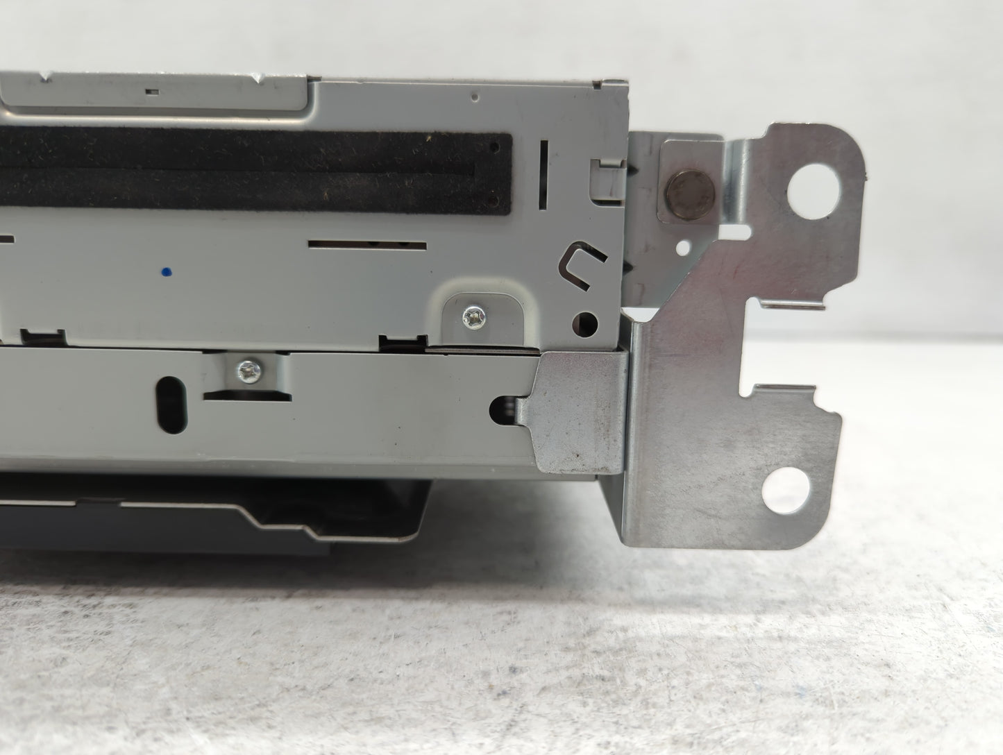 2009-2011 Jaguar Xf Am Fm Cd Player Radio Receiver - Oemusedautoparts1.com