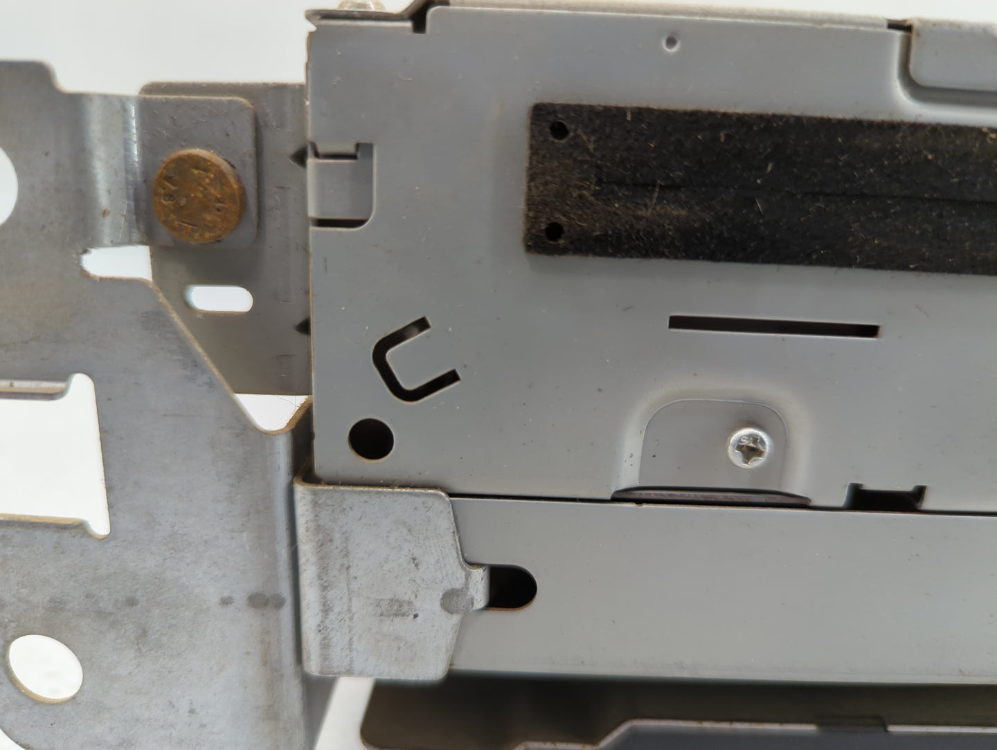 2009-2011 Jaguar Xf Am Fm Cd Player Radio Receiver - Oemusedautoparts1.com