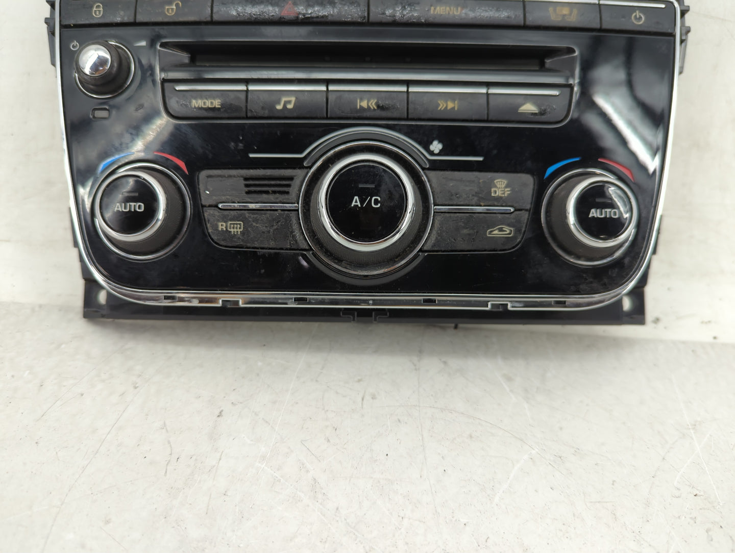 2010-2012 Jaguar Xj Radio Control Panel - Oemusedautoparts1.com