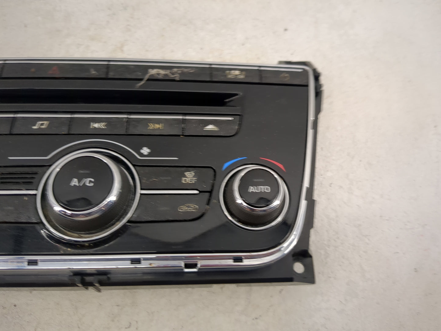 2010-2012 Jaguar Xj Radio Control Panel 1492592 - Oemusedautoparts1.com
