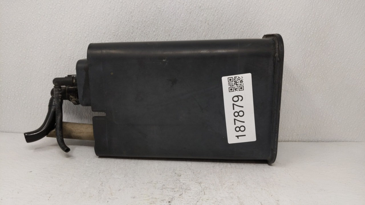 2011 Jaguar Xj Fuel Vapor Charcoal Canister - Oemusedautoparts1.com