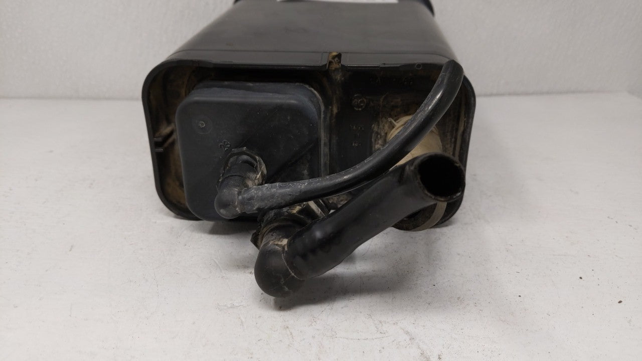 2011 Jaguar Xj Fuel Vapor Charcoal Canister - Oemusedautoparts1.com
