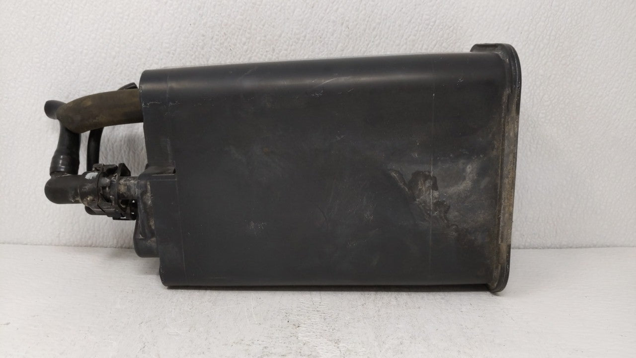 2011 Jaguar Xj Fuel Vapor Charcoal Canister - Oemusedautoparts1.com