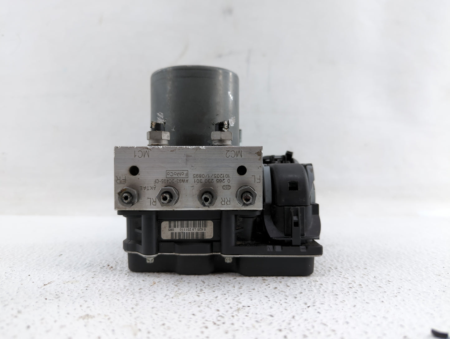 2010-2012 Jaguar Xj ABS Pump Control Module Replacement P/N:AW93-2C405-CF Fits Fits 2010 2011 2012 OEM Used Auto Parts - Oem