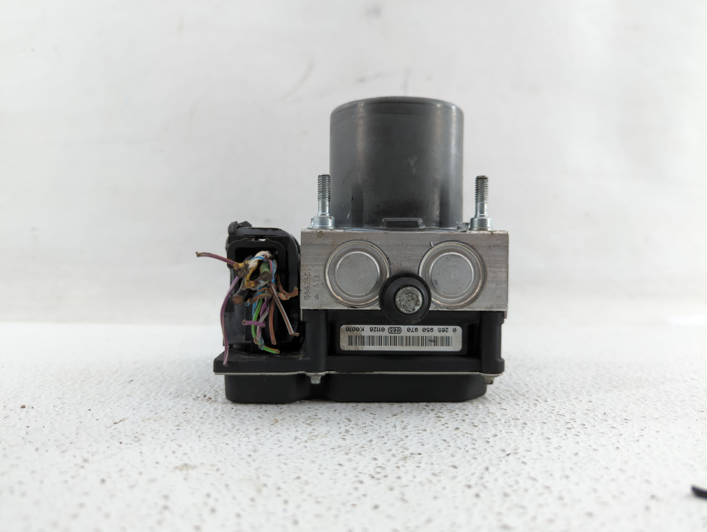 2010-2012 Jaguar Xj ABS Pump Control Module Replacement P/N:AW93-2C405-CF Fits Fits 2010 2011 2012 OEM Used Auto Parts - Oem