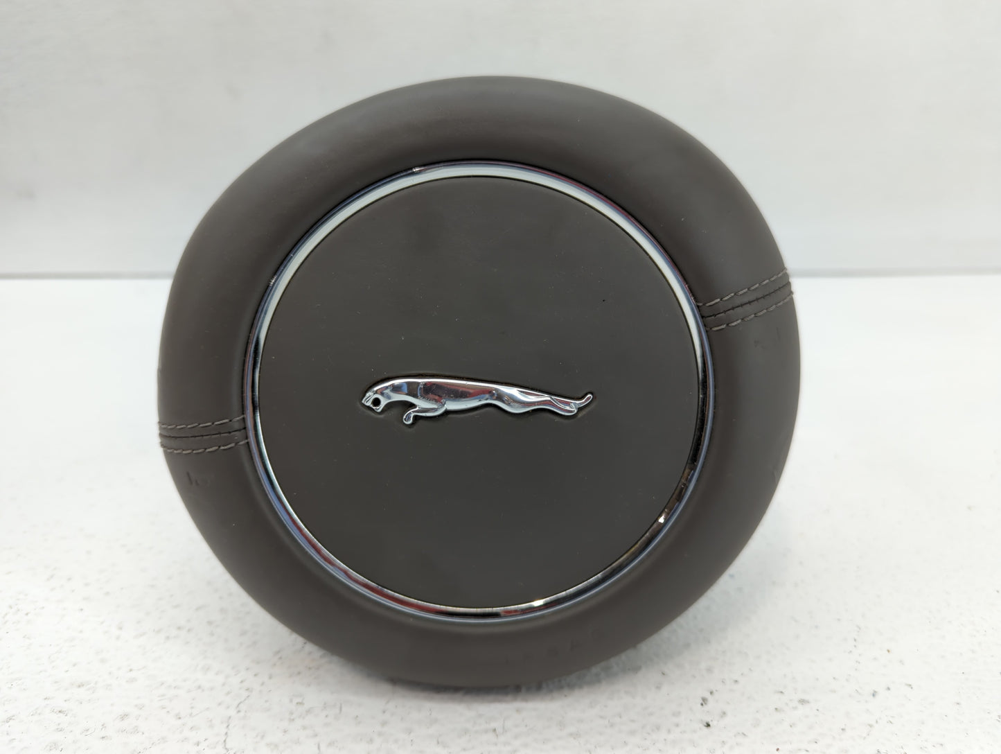 2011-2012 Jaguar Xj Air Bag Driver Left Steering Wheel Mounted Fits Fits 2011 2012 OEM Used Auto Parts - Oemusedautoparts1.c