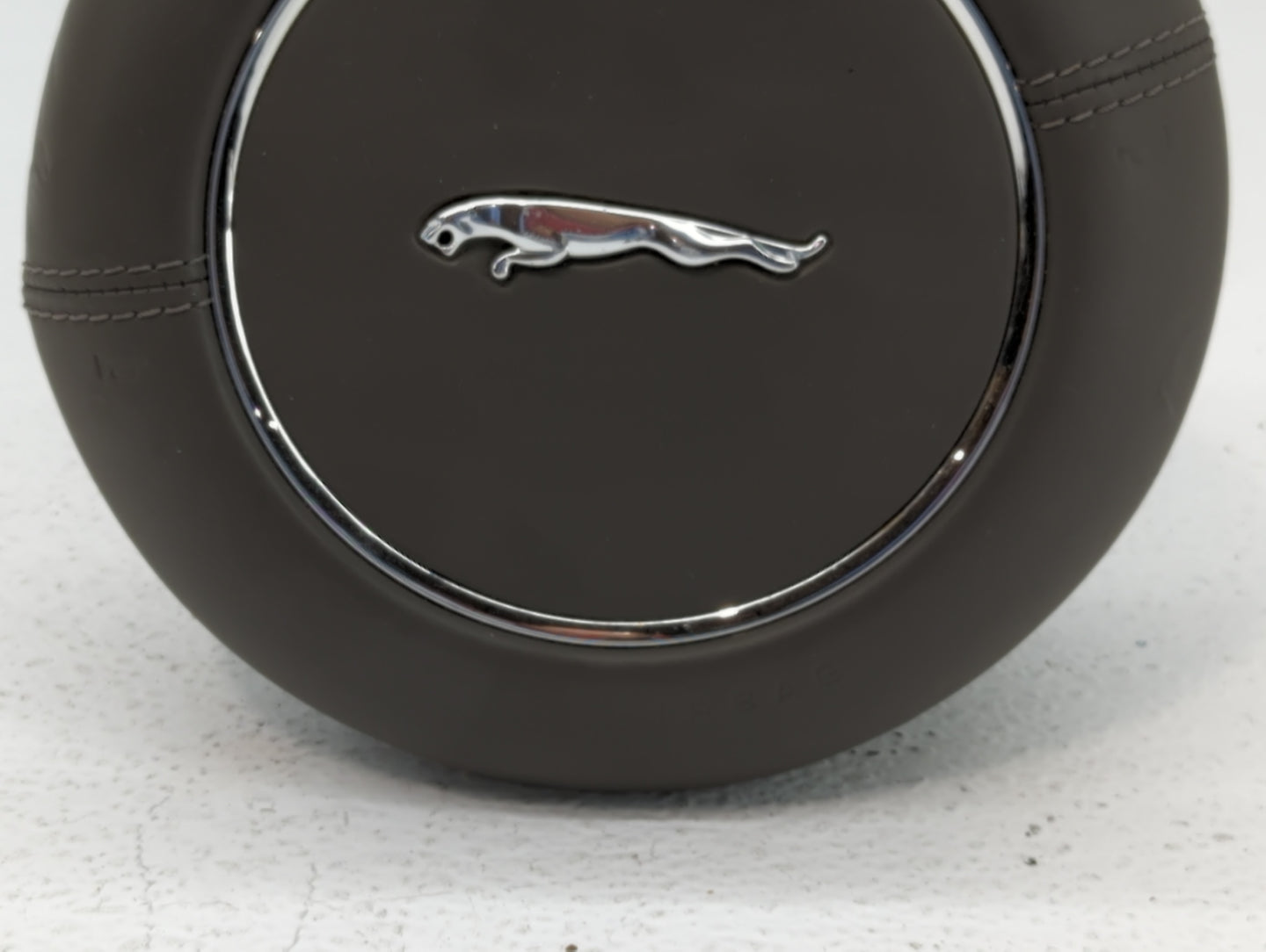 2011-2012 Jaguar Xj Air Bag Driver Left Steering Wheel Mounted Fits Fits 2011 2012 OEM Used Auto Parts - Oemusedautoparts1.c
