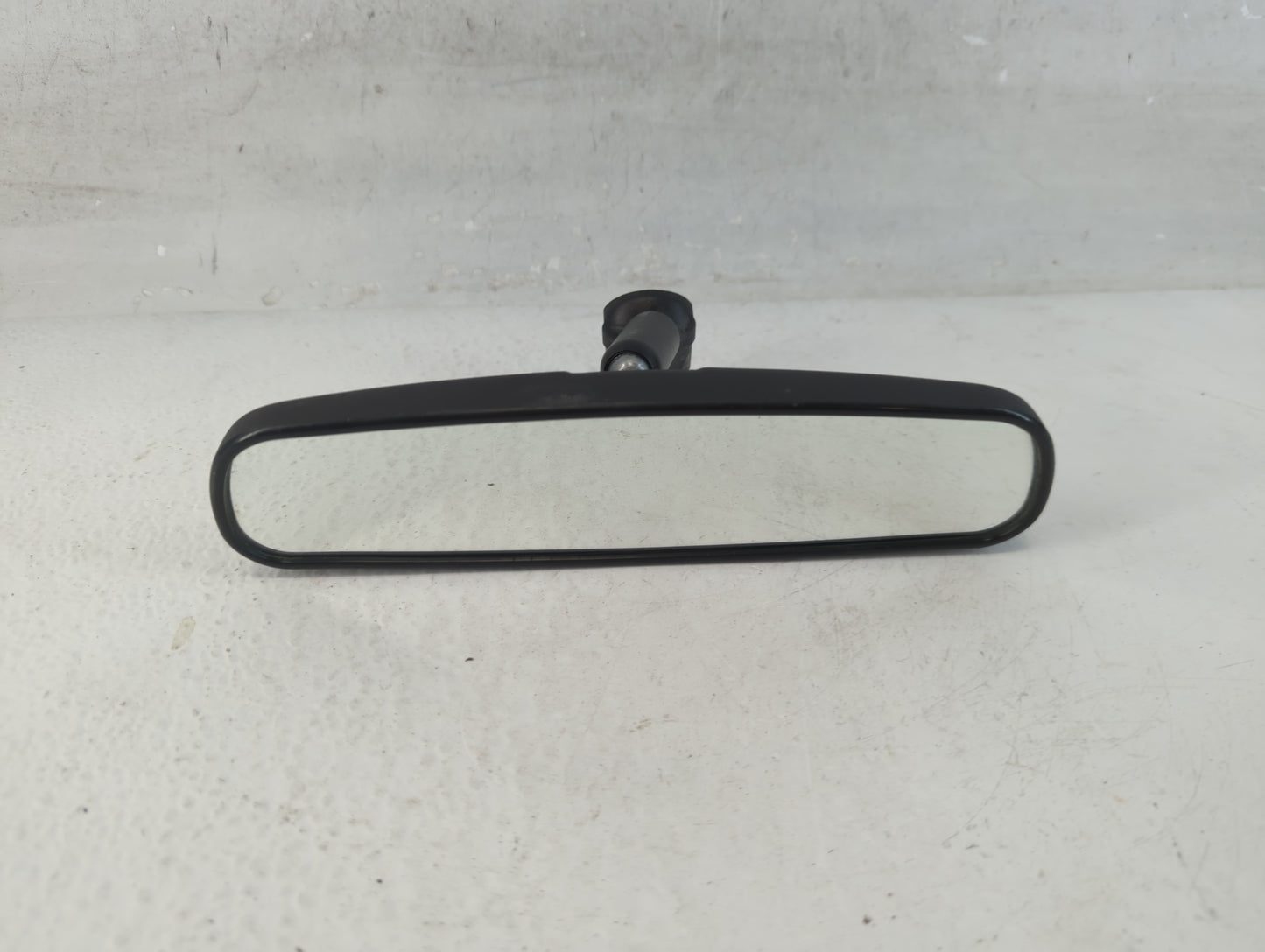 2011 Jeep Compass Interior Rear View Mirror Replacement OEM P/N:E8011681 Fits OEM Used Auto Parts - Oemusedautoparts1.com