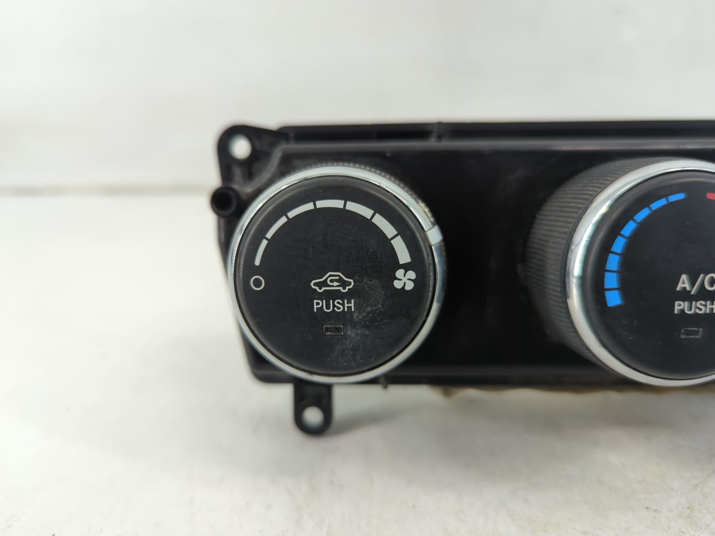 2011 Jeep Compass Climate Control Module Temperature AC/Heater Replacement P/N:P55111278AC Fits Fits 2012 2013 2014 2015 201