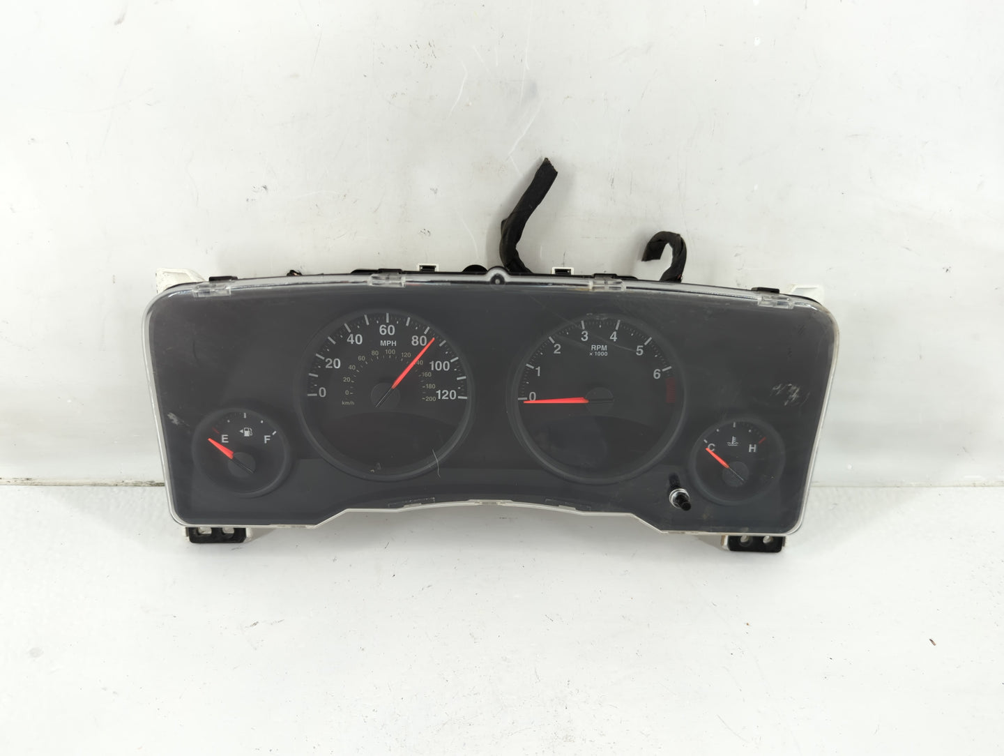 2011-2012 Jeep Compass Instrument Cluster Speedometer Gauges P/N:68080402AD Fits Fits 2011 2012 OEM Used Auto Parts - Oemuse