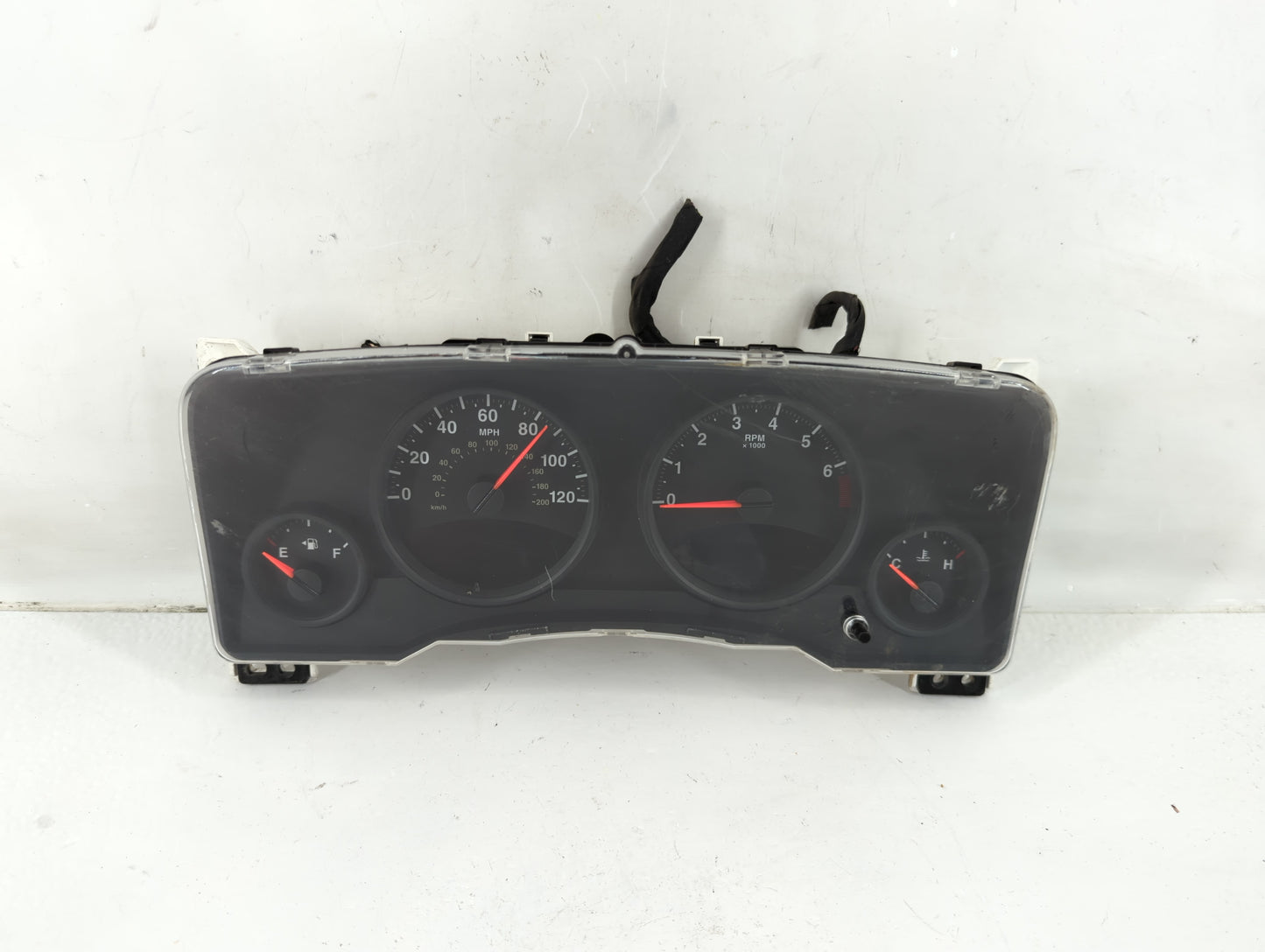2011-2012 Jeep Compass Instrument Cluster Speedometer Gauges P/N:68080402AD Fits Fits 2011 2012 OEM Used Auto Parts - Oemuse
