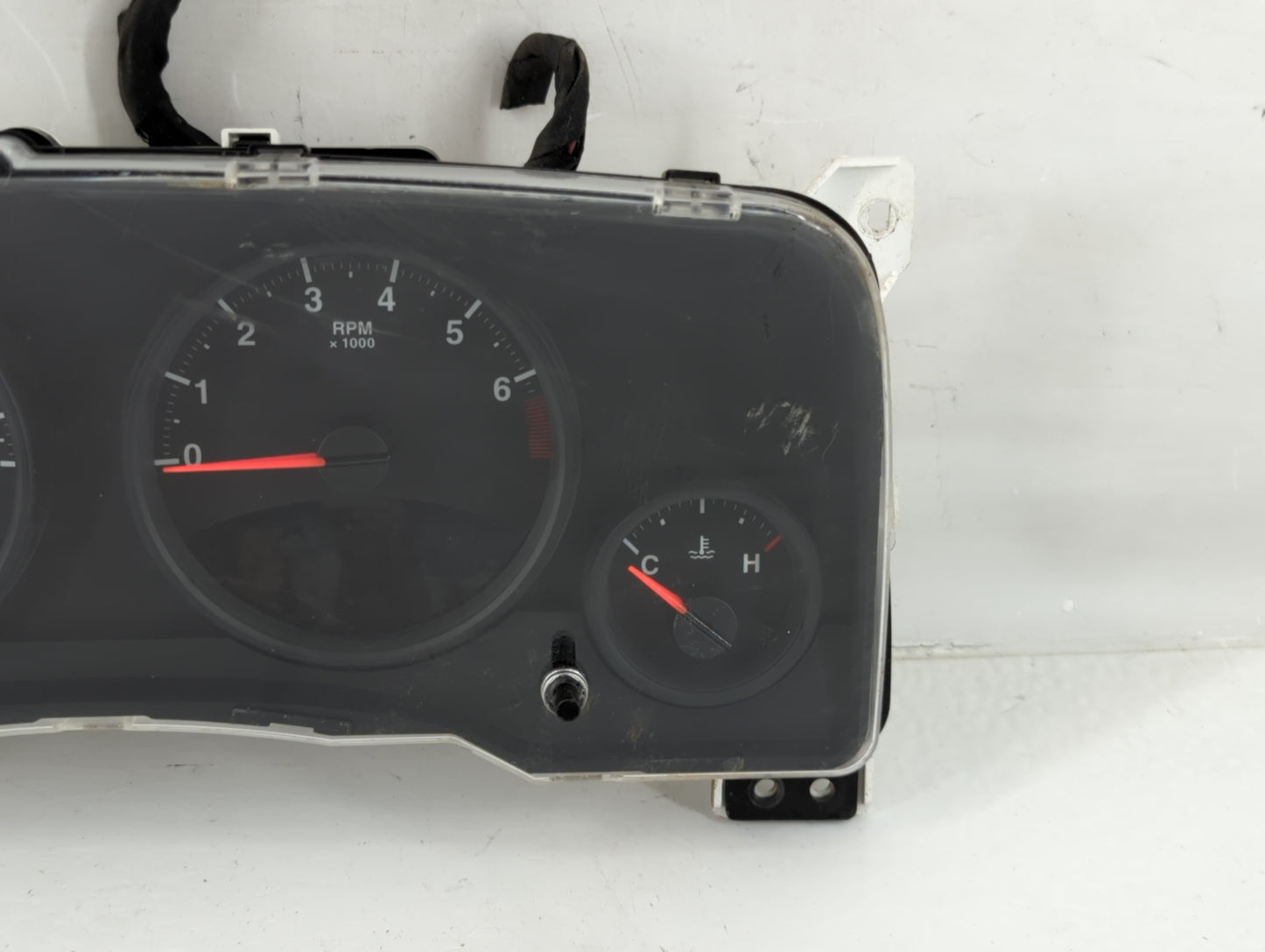 2011-2012 Jeep Compass Instrument Cluster Speedometer Gauges P/N:68080402AD Fits Fits 2011 2012 OEM Used Auto Parts - Oemuse