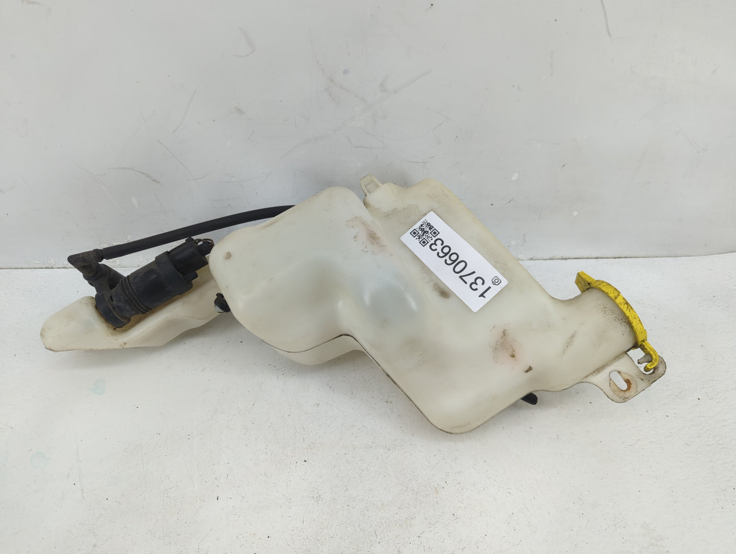 Jeep Compass Windshield Washer Fluid Reservoir Bottle Oem - Oemusedautoparts1.com