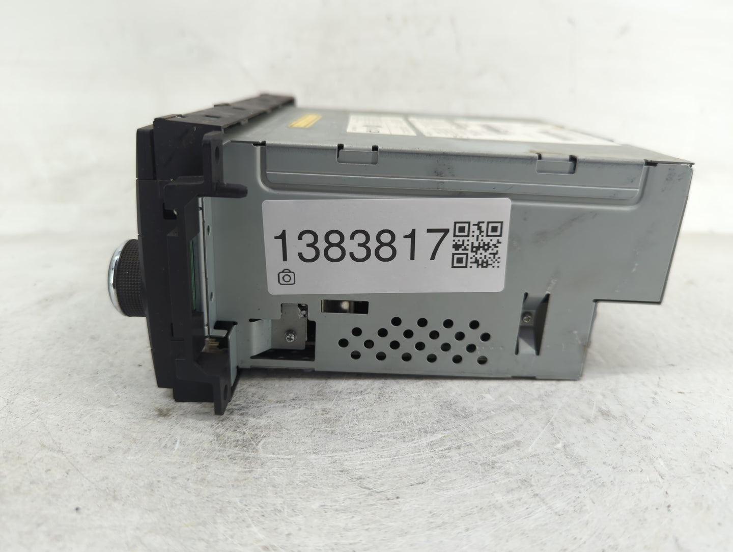 2011-2012 Jeep Compass Radio AM FM Cd Player Receiver Replacement P/N:05064949AH Fits Fits 2011 2012 OEM Used Auto Parts - O