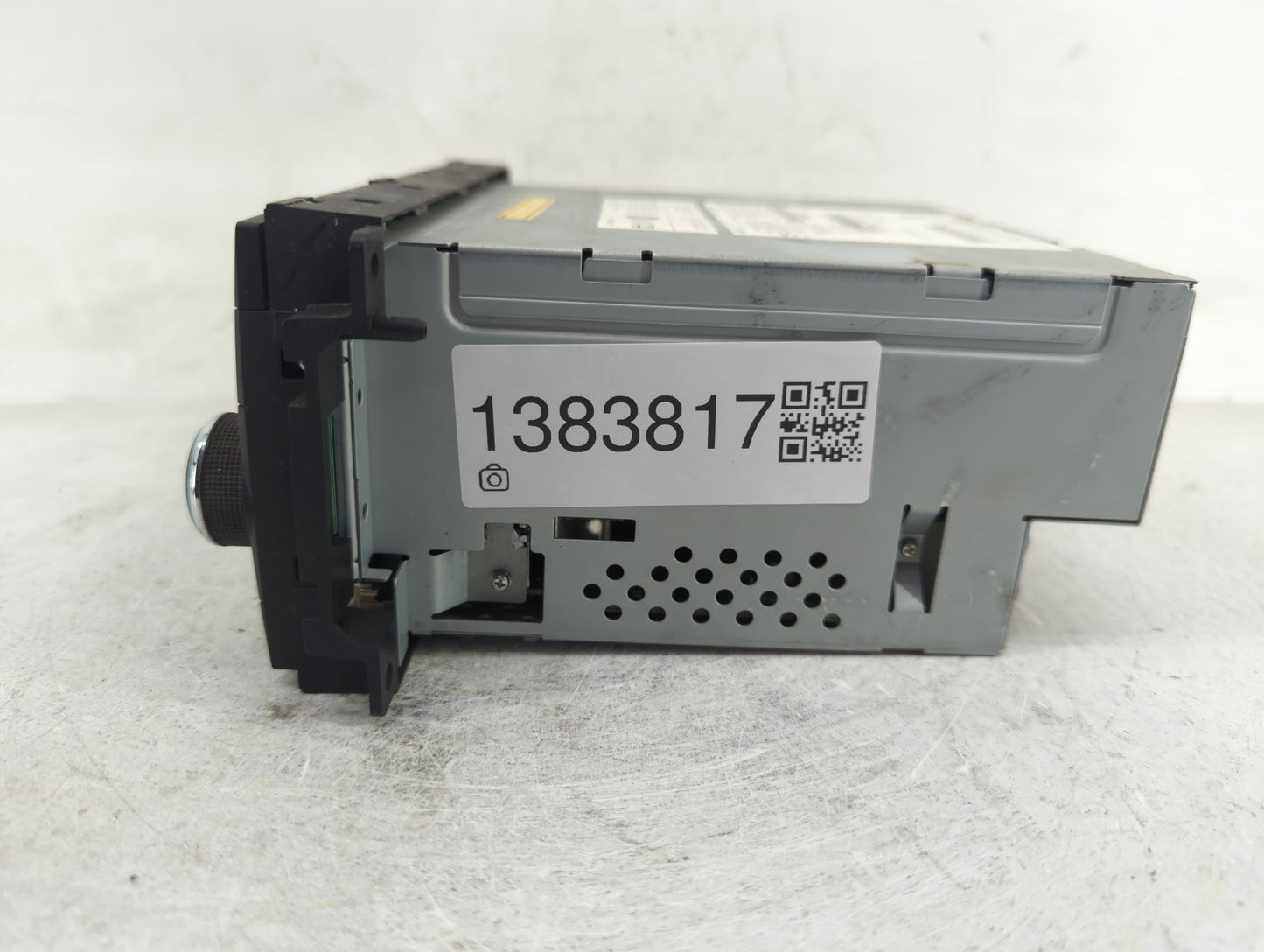 2011-2012 Jeep Compass Radio AM FM Cd Player Receiver Replacement P/N:05064949AH Fits Fits 2011 2012 OEM Used Auto Parts - O