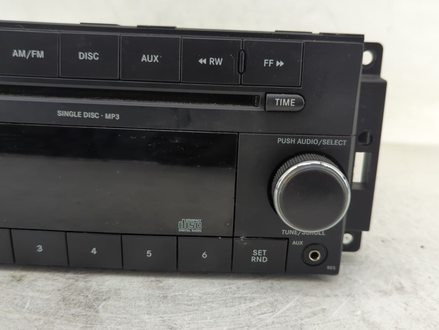 2011-2012 Jeep Compass Radio AM FM Cd Player Receiver Replacement P/N:05091222AD Fits Fits 2011 2012 OEM Used Auto Parts - O
