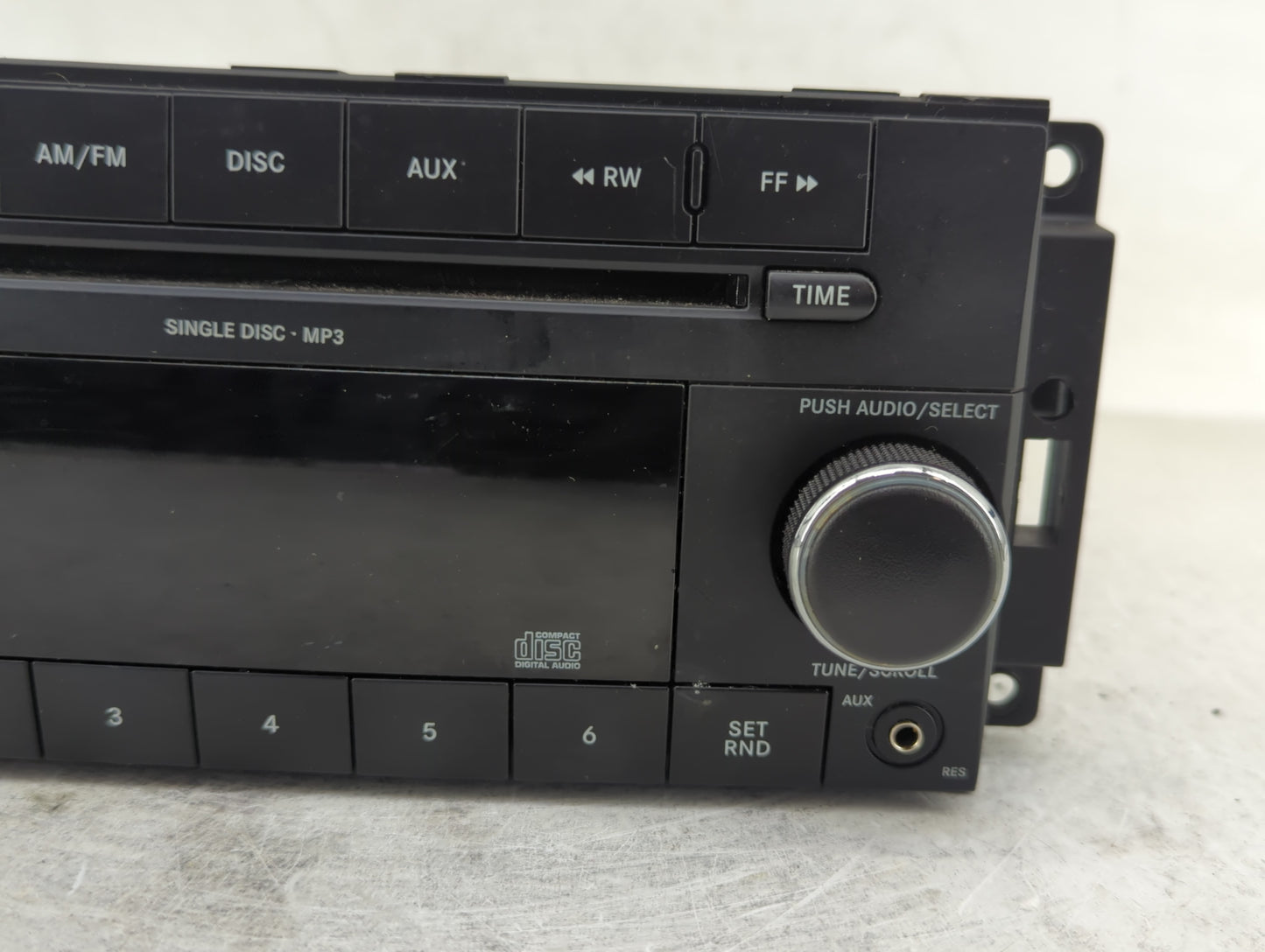 2011-2012 Jeep Compass Radio AM FM Cd Player Receiver Replacement P/N:05091222AD Fits Fits 2011 2012 OEM Used Auto Parts - O