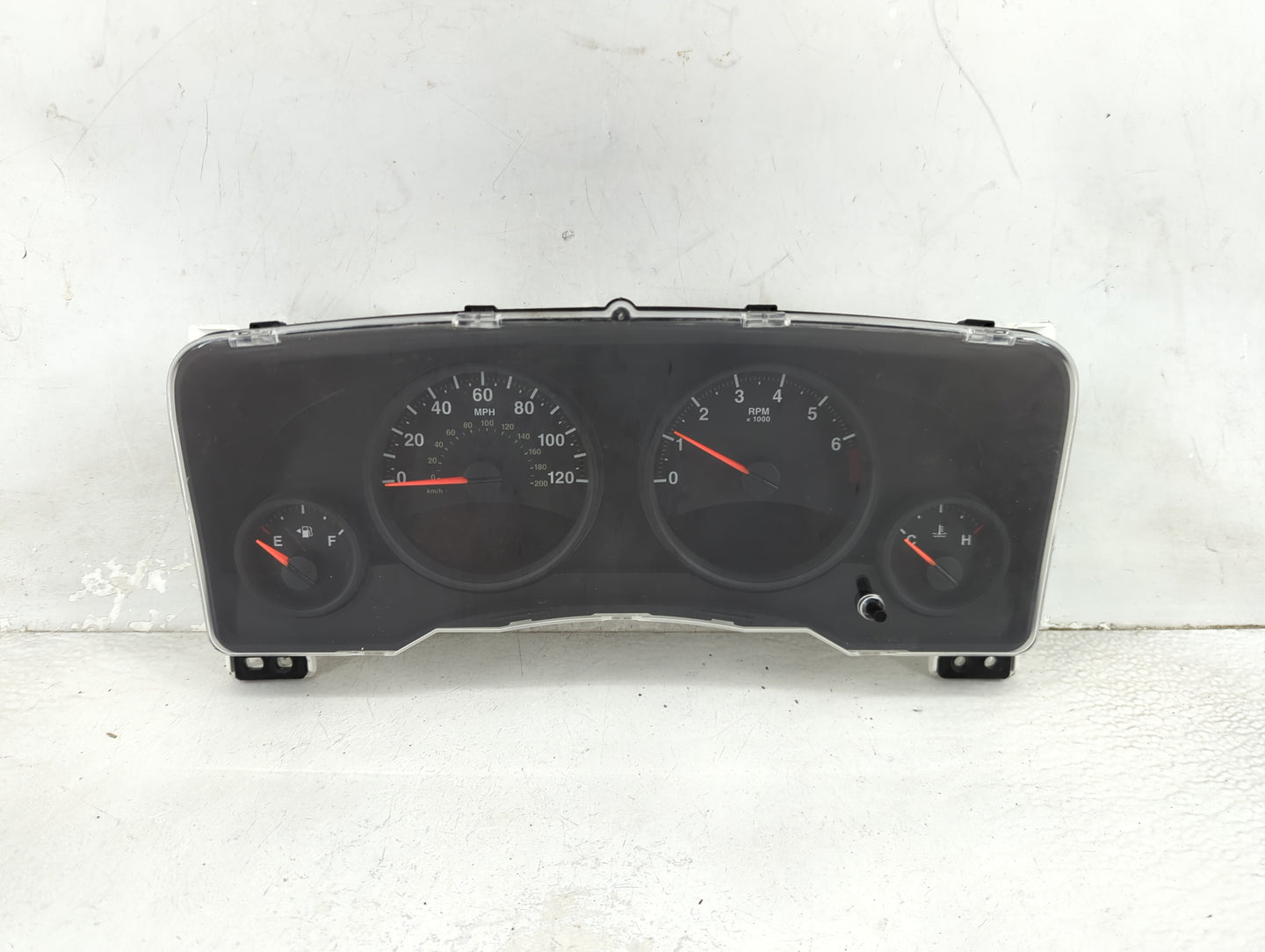 2011-2012 Jeep Compass Instrument Cluster Speedometer Gauges P/N:68080402AC CR-0035-304-M0-CC Miles:137K Fits Fits 2011 2012