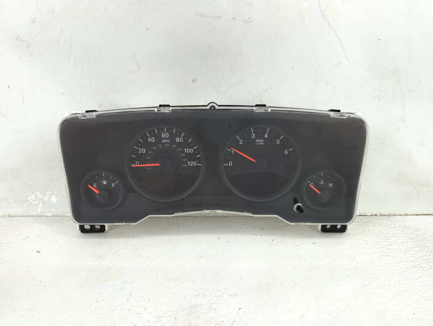 2011-2012 Jeep Compass Instrument Cluster Speedometer Gauges P/N:68080402AC CR-0035-304-M0-CC Miles:137K Fits Fits 2011 2012
