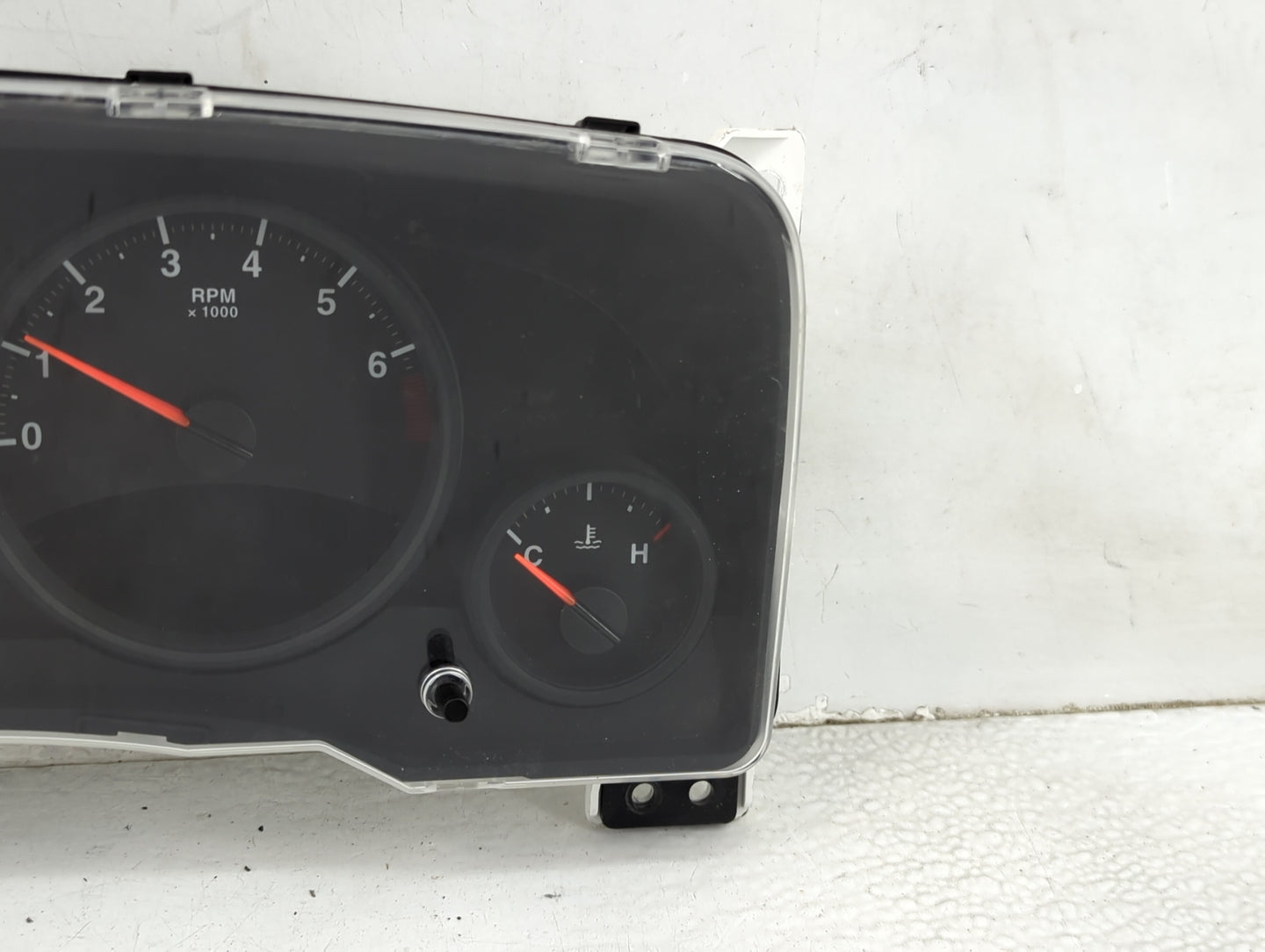 2011-2012 Jeep Compass Instrument Cluster Speedometer Gauges P/N:68080402AC CR-0035-304-M0-CC Miles:137K Fits Fits 2011 2012