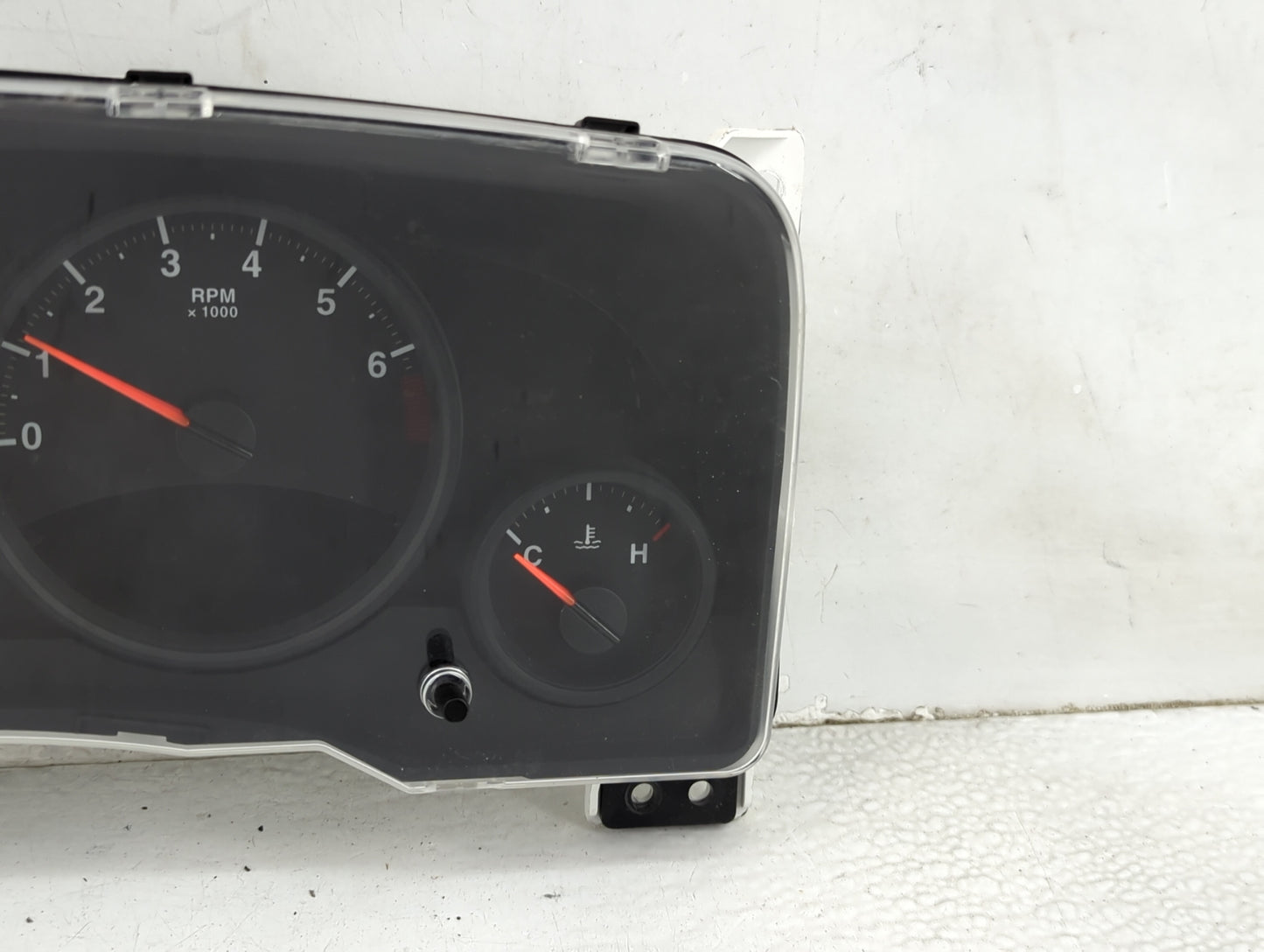2011-2012 Jeep Compass Instrument Cluster Speedometer Gauges P/N:68080402AC CR-0035-304-M0-CC Miles:137K Fits Fits 2011 2012