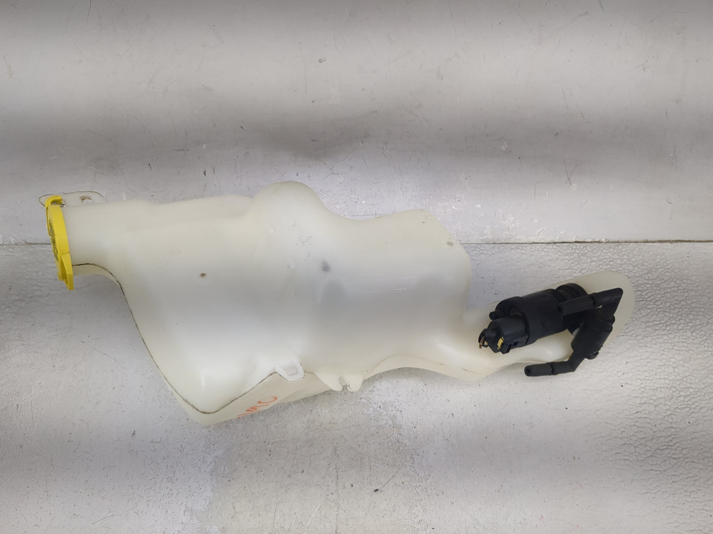 Jeep Compass Windshield Washer Fluid Reservoir Bottle Oem 1474062 - Oemusedautoparts1.com