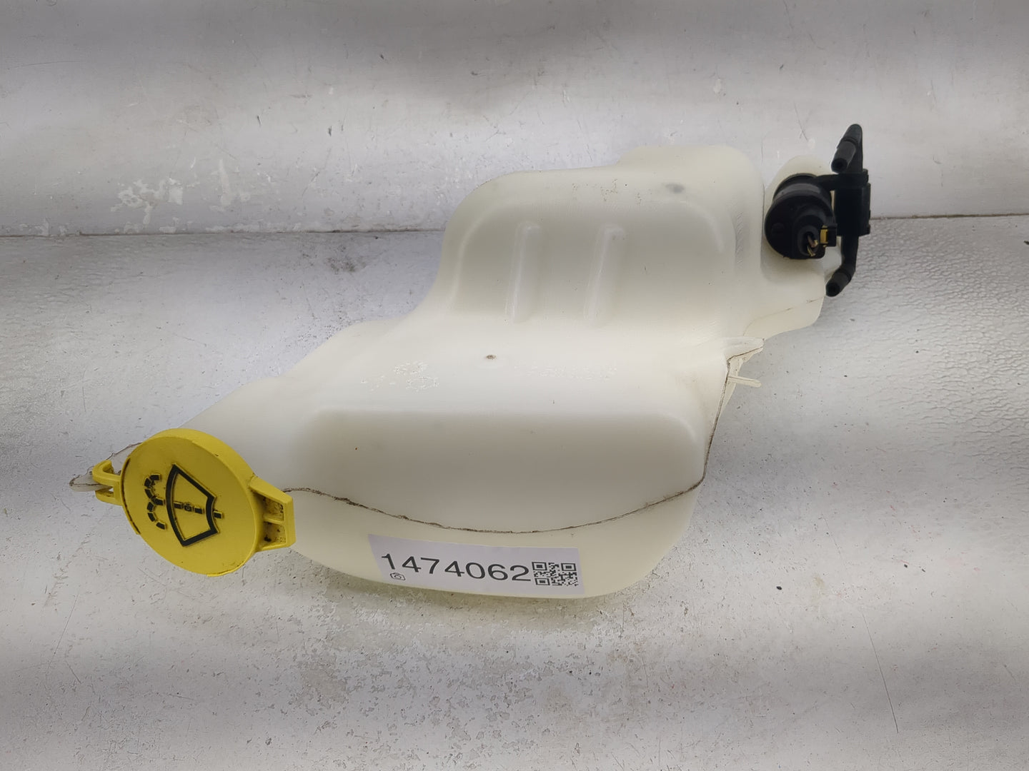 Jeep Compass Windshield Washer Fluid Reservoir Bottle Oem 1474062 - Oemusedautoparts1.com