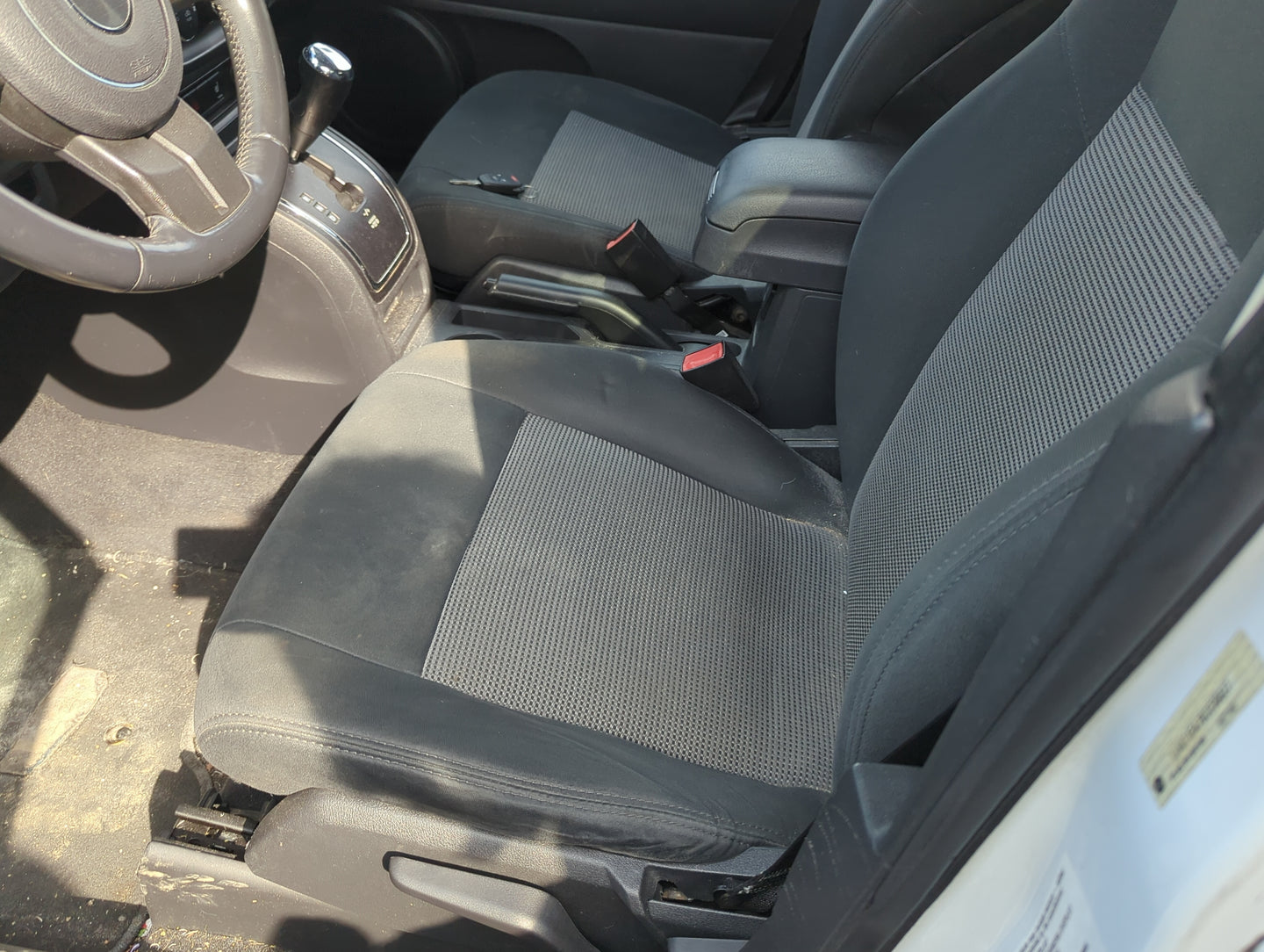 2009-2014 Jeep Compass Driver Front Seat Oem - Oemusedautoparts1.com