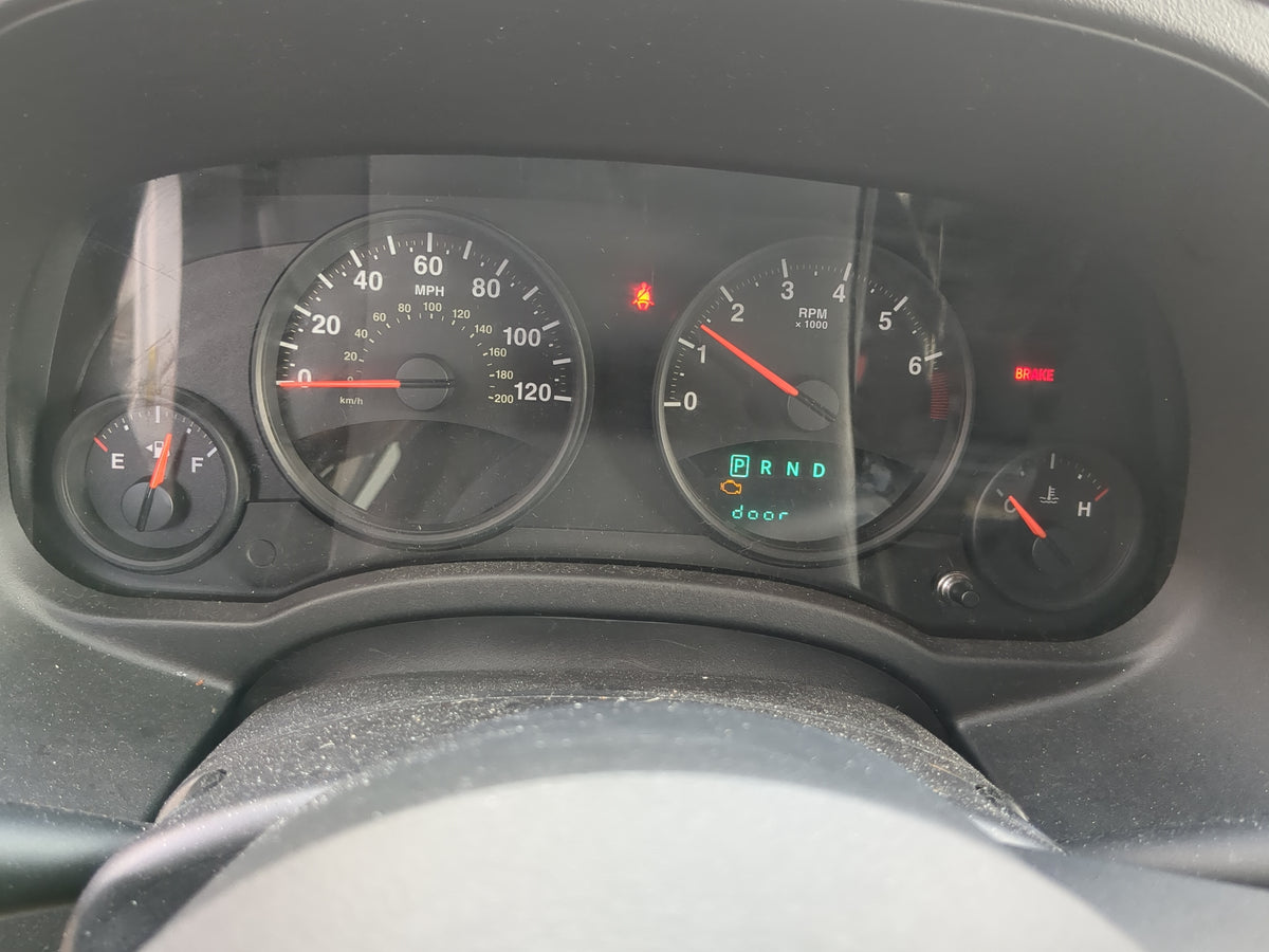 2011-2012 Jeep Compass Instrument Cluster Speedometer Gauges Miles:180K Fits Fits 2011 2012 OEM Used Auto Parts - Oemusedaut