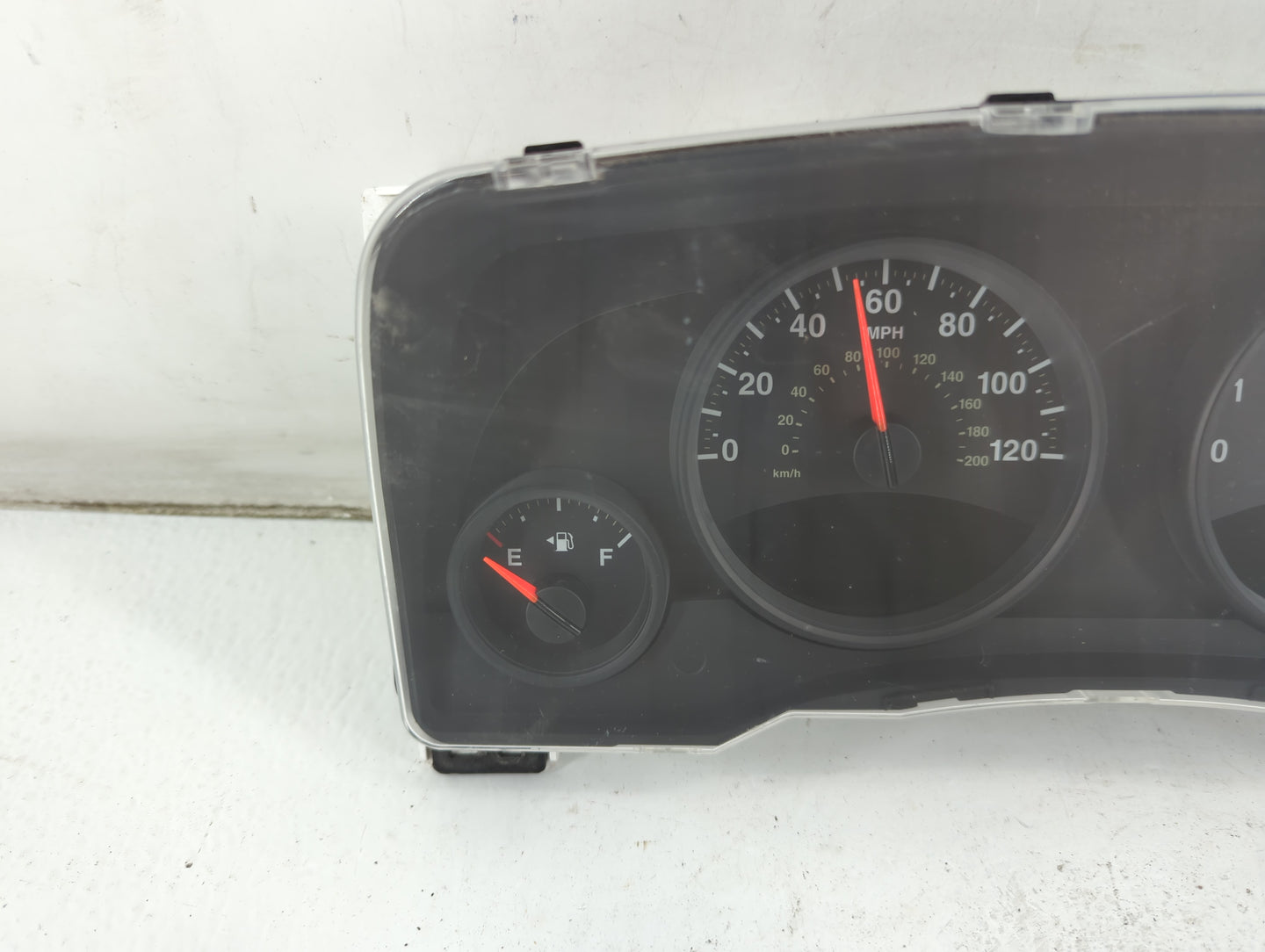 2011-2012 Jeep Compass Instrument Cluster Speedometer Gauges P/N:68080402AC Fits Fits 2011 2012 OEM Used Auto Parts - Oemuse