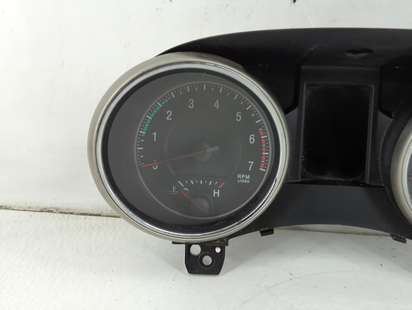 2011 Jeep Grand Cherokee Instrument Cluster Speedometer Gauges Fits OEM Used Auto Parts - Oemusedautoparts1.com