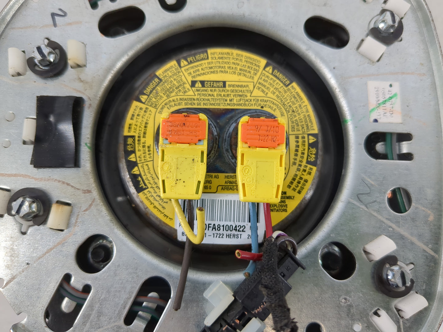 2011 Jeep Grand Cherokee Air Bag Driver Left Steering Wheel Mounted Fits OEM Used Auto Parts - Oemusedautoparts1.com