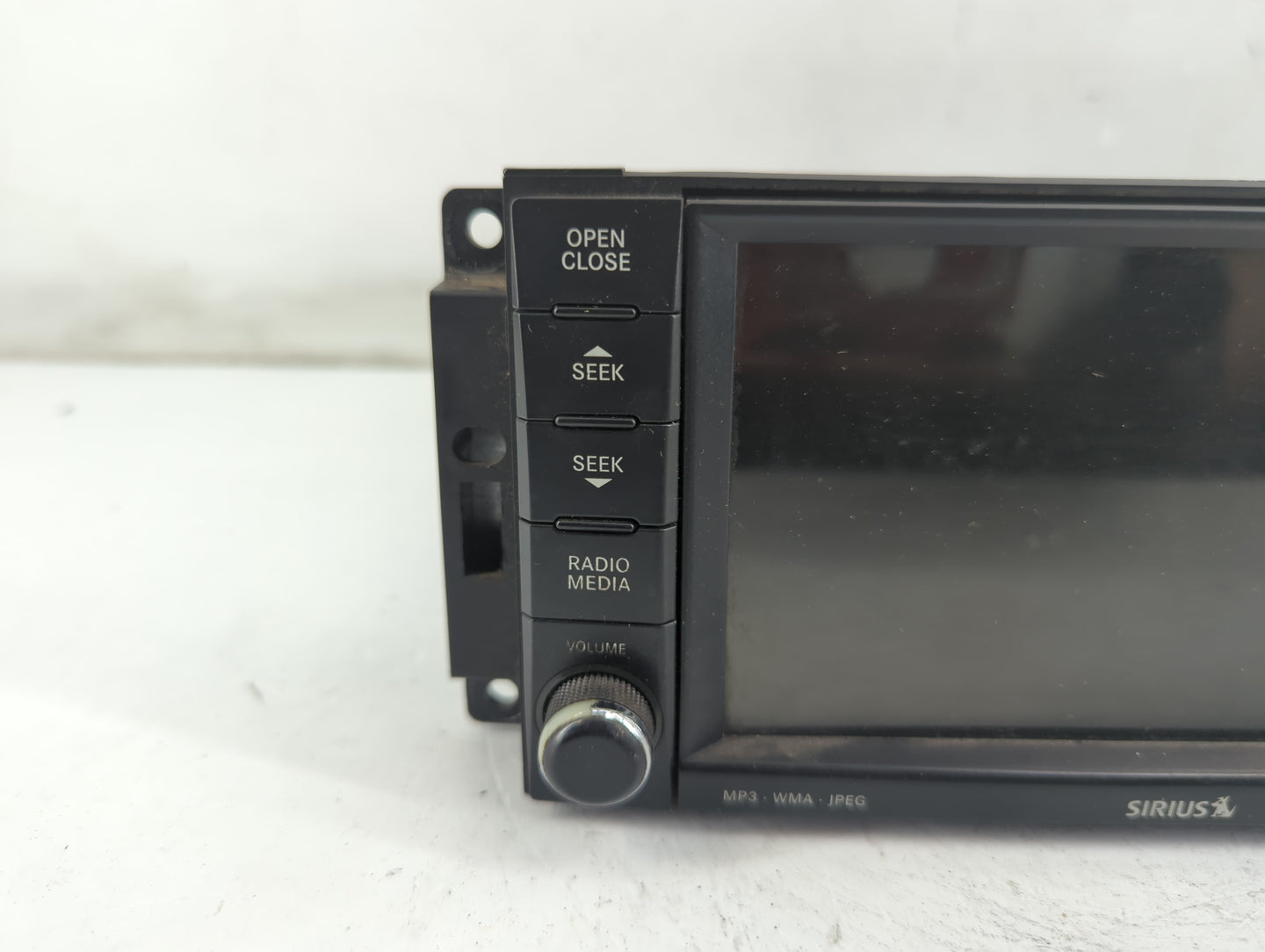 2011 Jeep Grand Cherokee Radio AM FM Cd Player Receiver Replacement P/N:P05064080AG P05091165AC Fits OEM Used Auto Parts - O